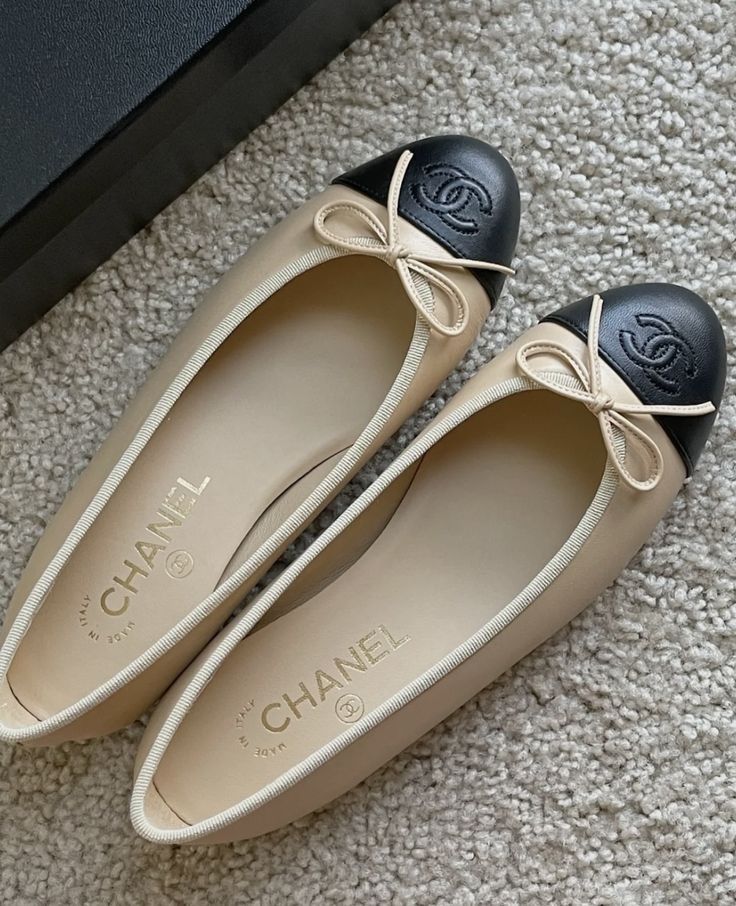 Chanel Lambskin Beige & Black Ballet Flats
