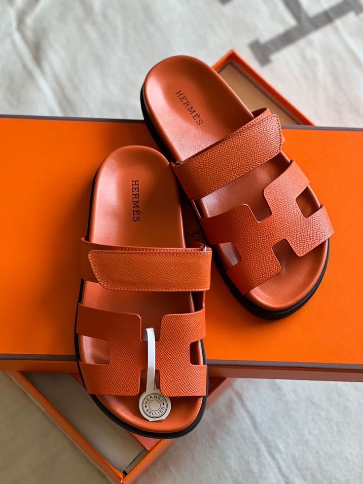 Hermes Chypre Sandal "Gold / Black