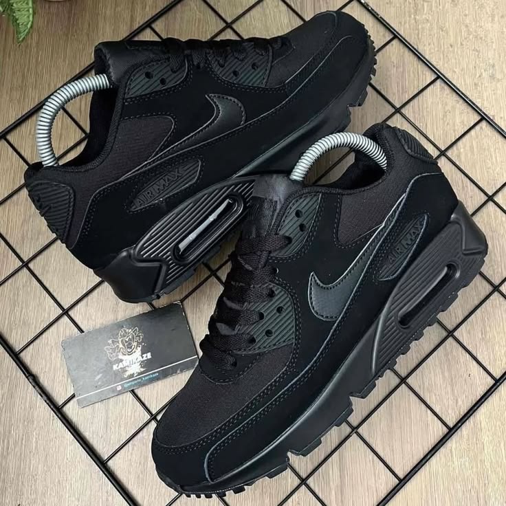 Nike Air Max 90 "Triple Black