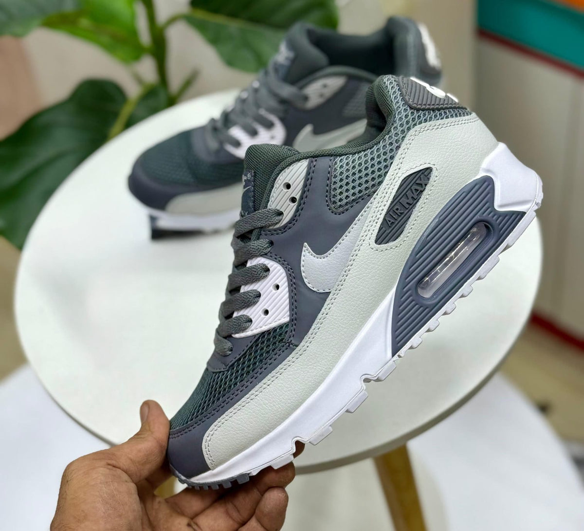 Nike Air Max 90 Essential "Cool Grey